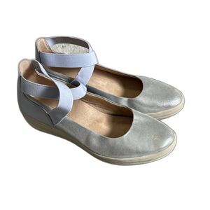 Vionic Ellery Shoes Womens 6 Metallic Silver Comfy Low Wedge Elastic Ankle Strap